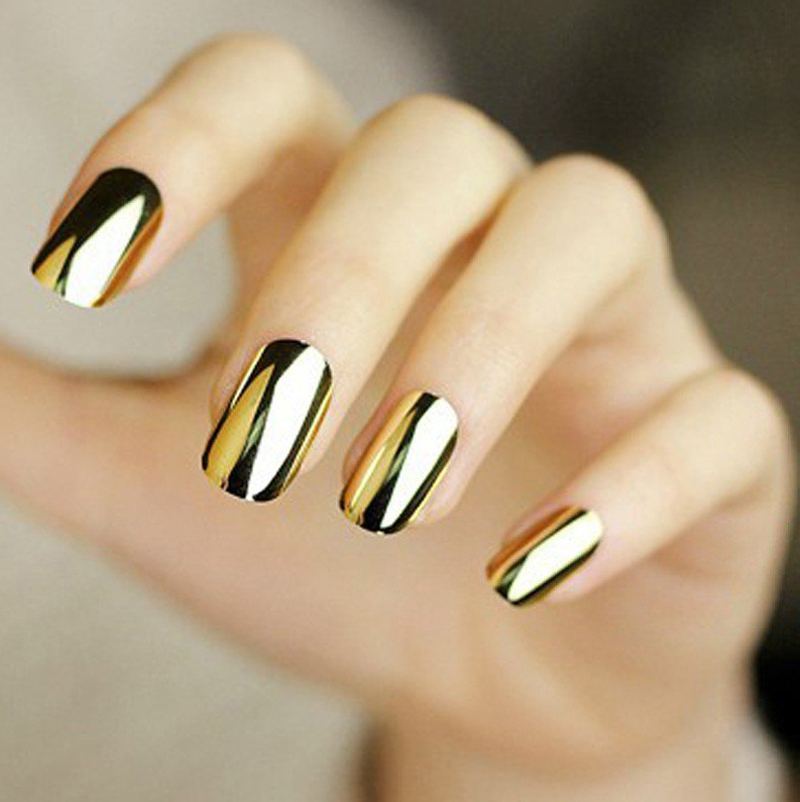 15 Holiday Nail Art Ideas To Copy Right Now