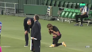 Pictures: Zinedine Zidane patiently waiting for Luka Modric as he perform his pre-match ritual