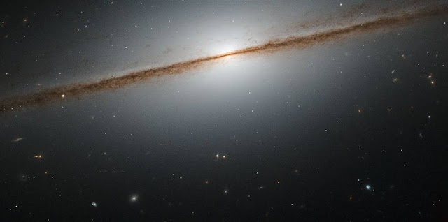 katalog-caldwell-43-galaksi-sombrero-kecil-informasi-astronomi