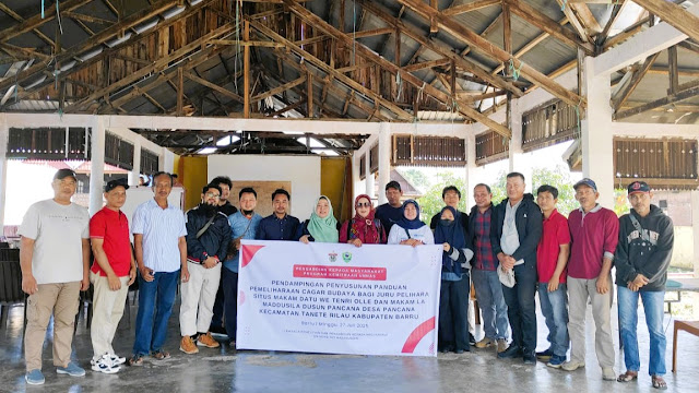 UNHAS Dampingi Masyarakat Pancana Lestarikan Makam Datu We Tenri Olle dan La Maddusila