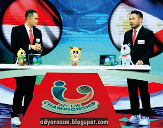 ponaryo saat menjadi sport caster bersama bung valen