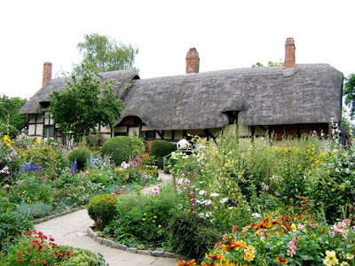 Anne Hathaway's Cottage Garden, How To Plant a Shakespeare Garden