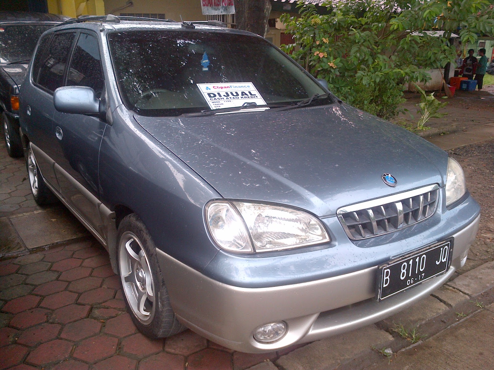 PRIMA MOBILINDO Kia Carens Tahun 2002 Automatic Warna 