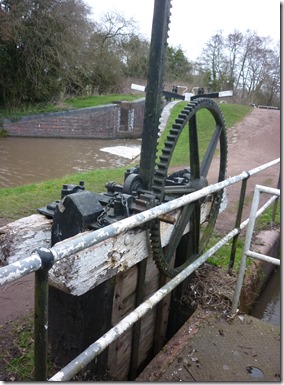11 sluice gear from reservoir to canal