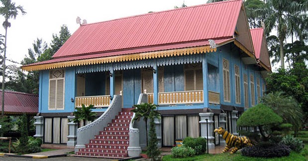 Rumah Adat Kepulauan Riau (Belah Bubung), Gambar, dan 