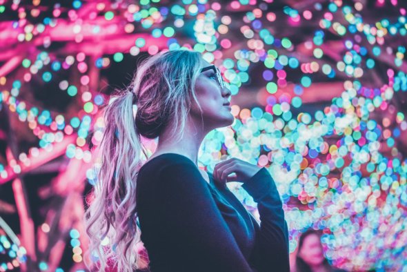 Brandon Woelfel arte fotografia artística romântica cores luzes urbanas contos de fada hipster mulheres óculos modelos