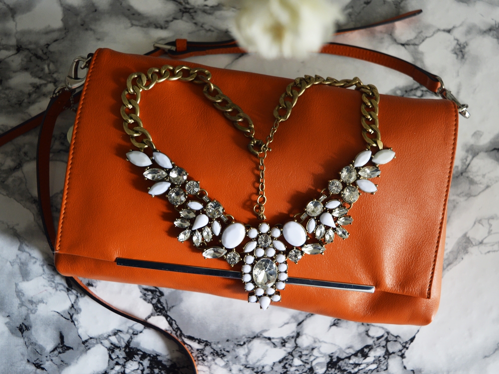 perfect evening bag, "Lucy" by Picard-Lederwaren with some statement Necklace.... the perfect evening bag