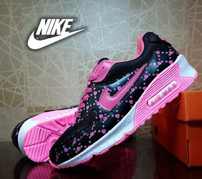 sepatu nike air max 720 wanita