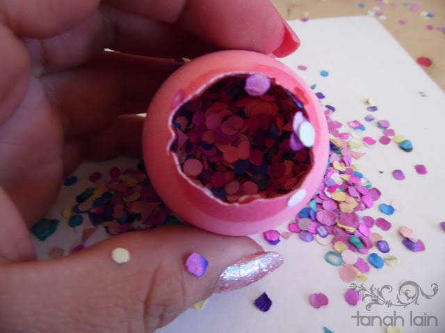 Cascarones de huevo rellenos de confeti