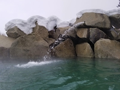 Outdoor rock pool at Chena Hot Springs Resort