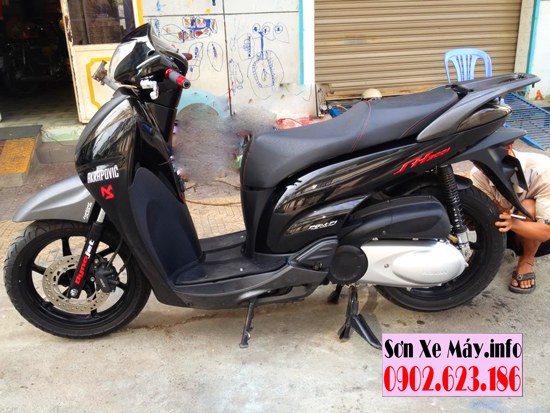 Sơn xe Honda SH 300i màu đen bóng