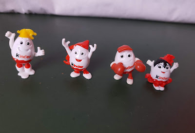 Miniatura mascote , 4 variados, coleççao Kinder ovo  R$ 15,00 os quatro