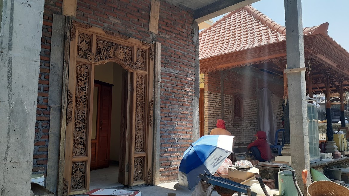 rumah minimalis pintu gebyog