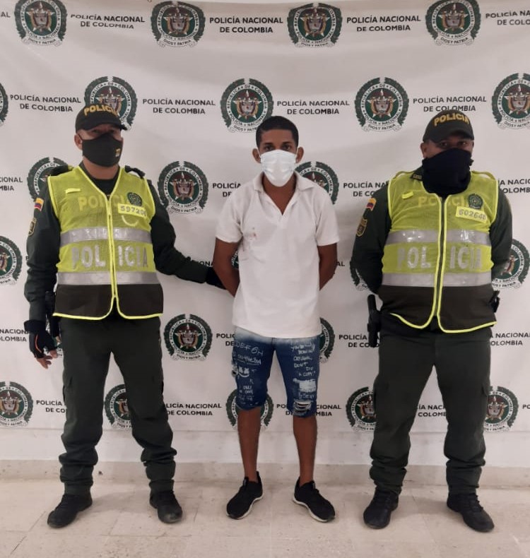 https://www.notasrosas.com/Policía Guajira lo captura después de hurtar en el barrio ‘Camilo Torres’, de Riohacha