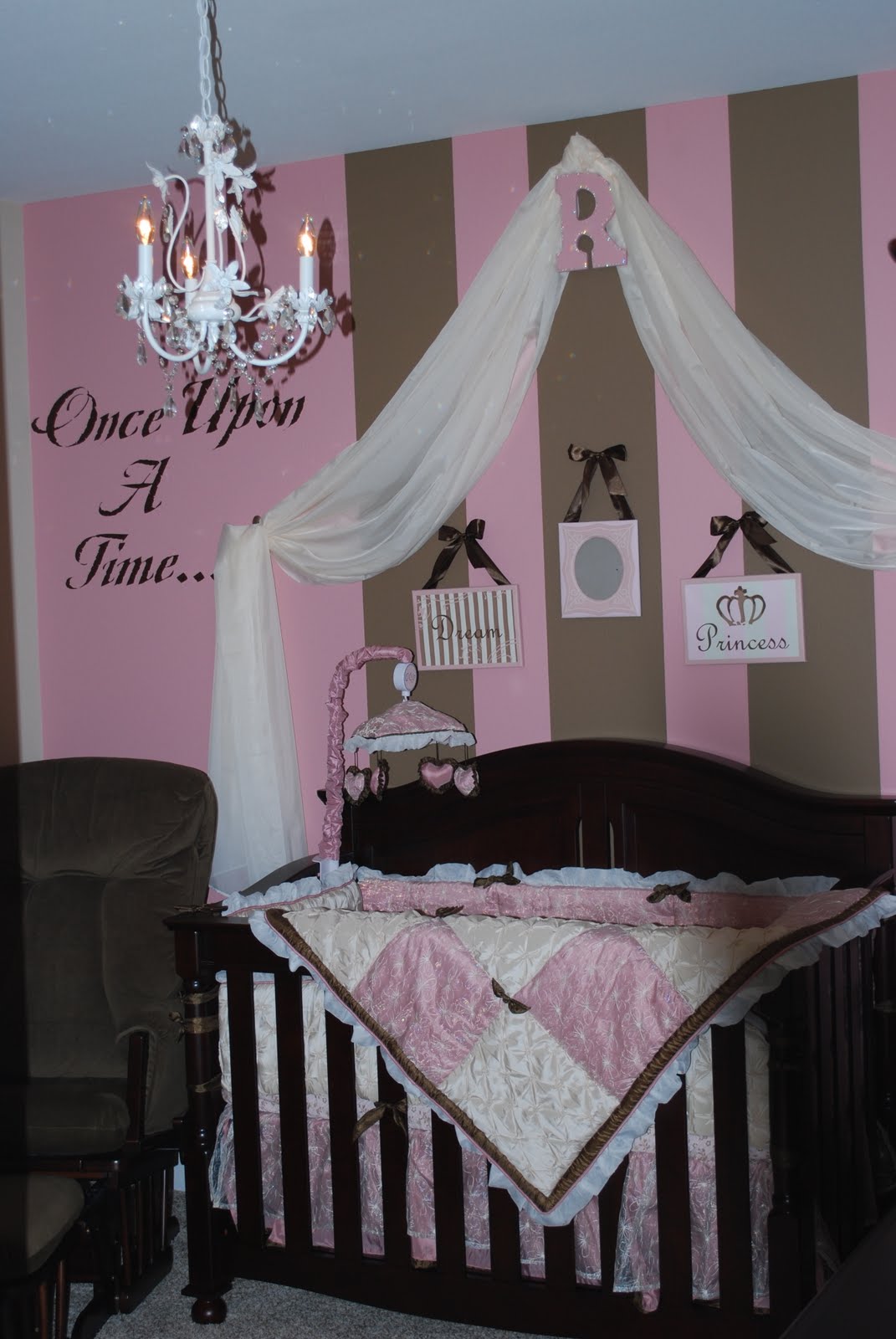 baby girl nursery wall decor ideas