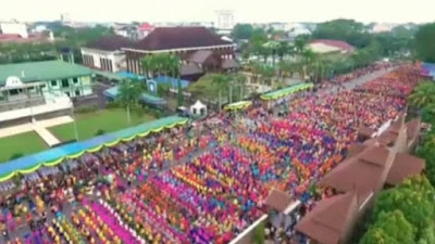 Ribuan Warga Masyarakat Pontianak Berjepin, Meriahkan HUT Kota  Pontianak