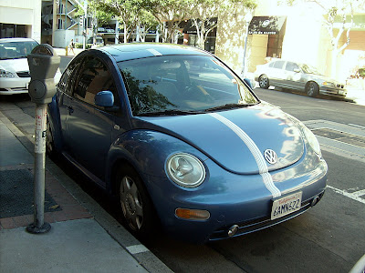 blue volkswagen beetle