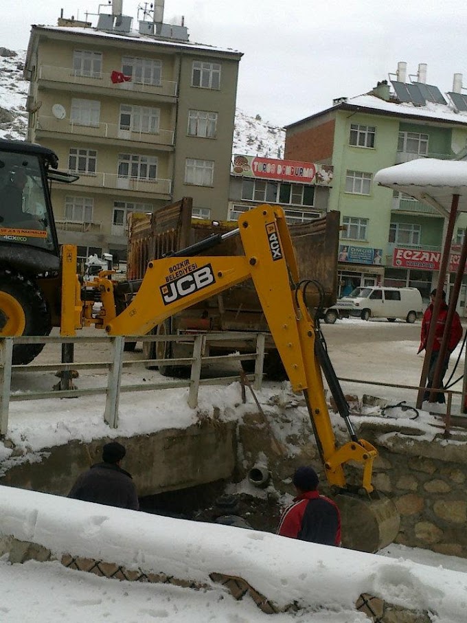 Bozkır Belediyesi Olası Tehlikeler için Çökelez'i Temizledi