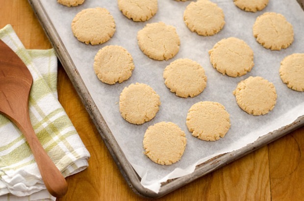 hazelnut-cookies680x450
