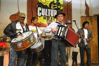 'Seu' Timbira, com Genaro da Zabumba, Ayrton Rebello, Zé Luiz e Tião do Triângulo