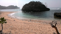 Pantai Kedung Celeng Malang