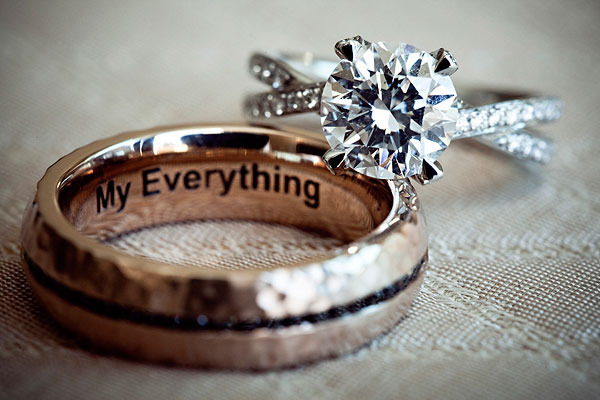 ... Creative+Wedding+Photo+Ideas+-+03+His+and+Hers+Wedding+Rings+Bands.jpg