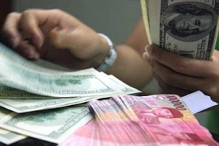 Dollar atau Mata Uang Lokal