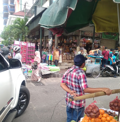 Wisata Belanja Menarik Pasar Baru Kota Bandung