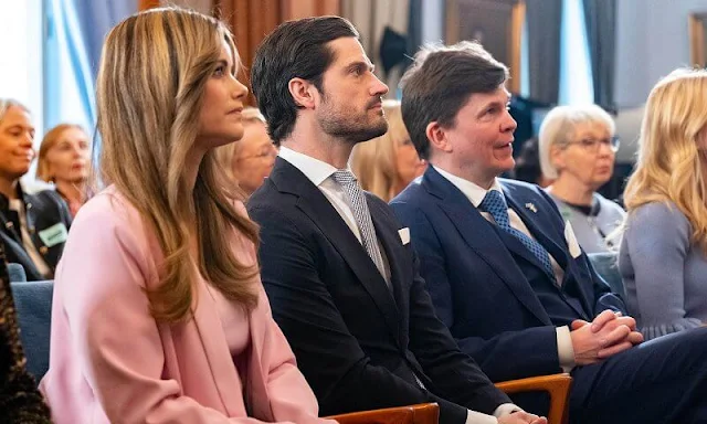 Princess Sofia wore a pink blazer and a pink cashmere sweater. Blue navy trousers and pink leather bag