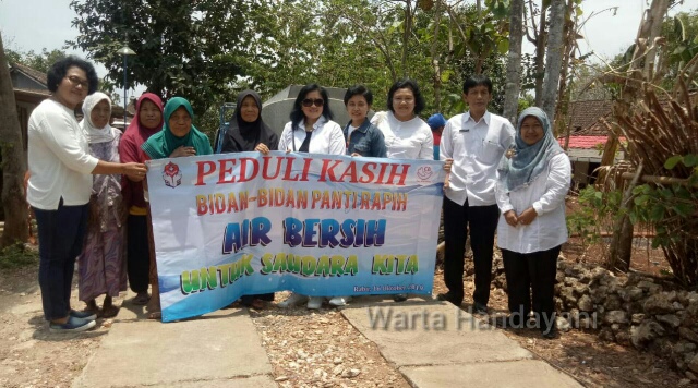 Peduli Kasih Paguyuban Bidan Panti Rabih, Air Bersih Untuk Warga Mengger, Karangasem