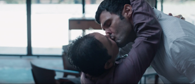 'Entregador magia' de A Dona do Pedaço dá beijão gay em série: 'Pronto pro jogo'