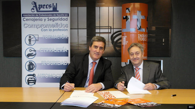 Xabier Basañez, Director General de Bilbao Exhibition Centre, y Jaime Justo Gilabert, Presidente de APECS,