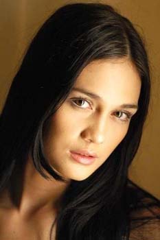 Foto Luna Maya on Foto Luna Maya  Dimas Seto And Rianti Cartwright Picture Gallery