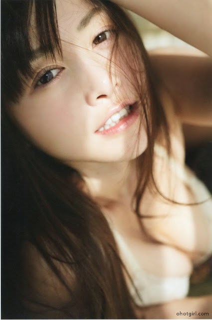 Foto Model Hot Dan Cantik, Anri Sugihara - Ada Yang Asik