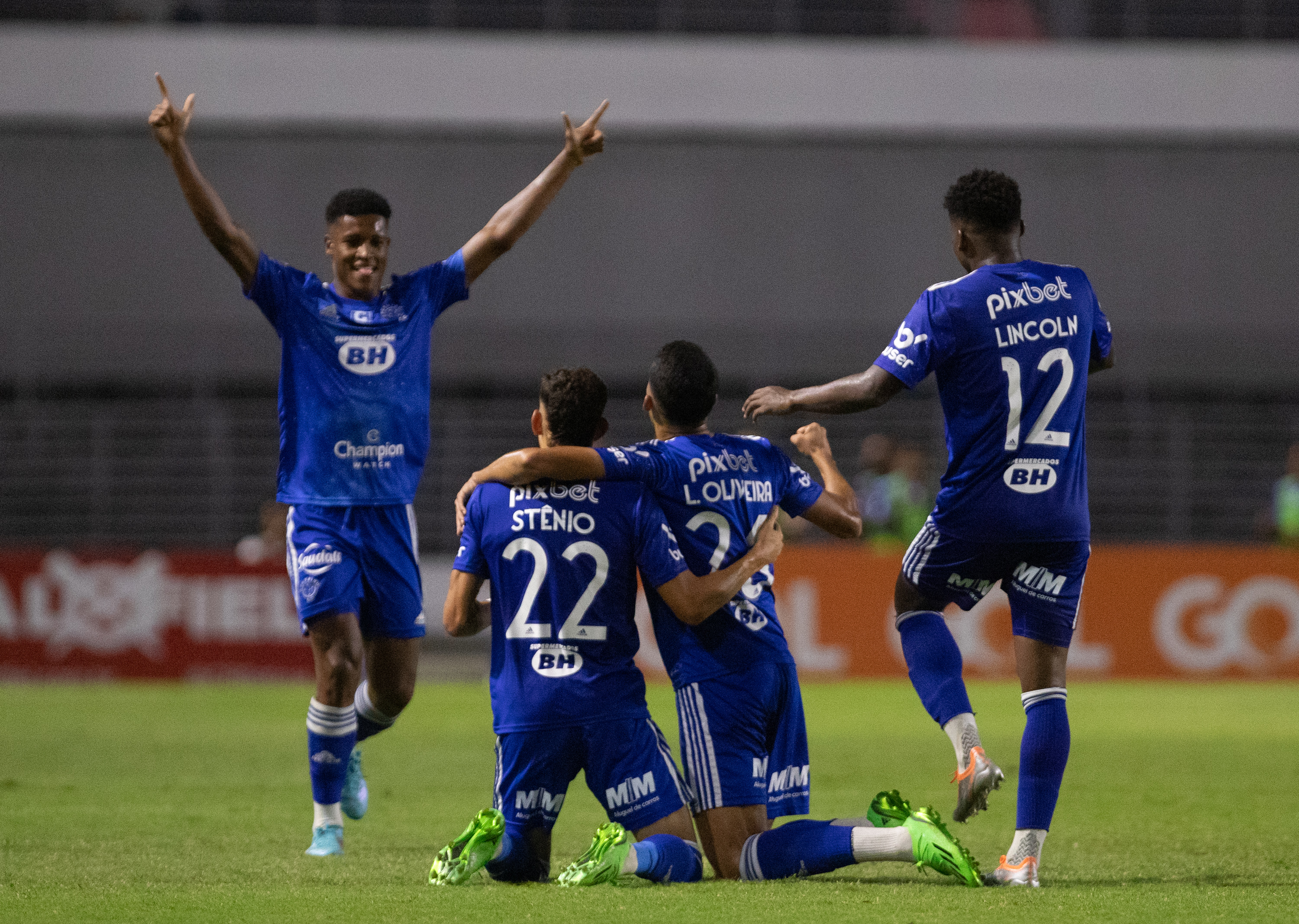 Cruzeiro chega ao seu 11º título nacional com a conquista da Série B -  Superesportes