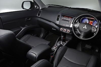 Mitsubishi Outlander Interiors