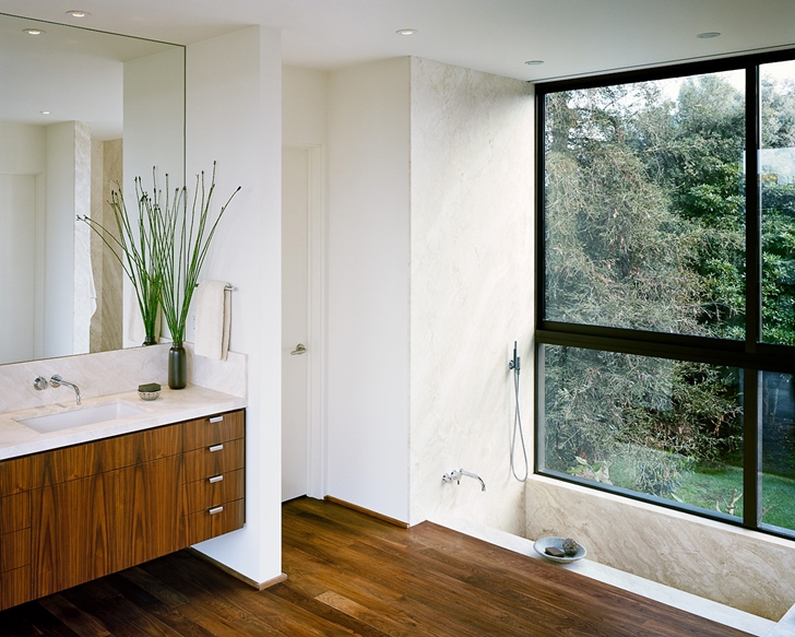 Bathroom in Vienna Way Home by Marmol Radziner