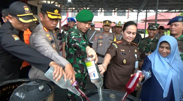 Musnahkan Mikol dan Ribuan Petasan Ilegal, Walikota Rahma Apresiasi Polresta Tanjungpinang