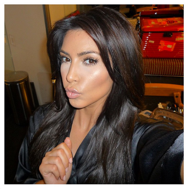 kim-kardashian-selfie-hot-nude-sexy-bikini-cleavage-scandal-glamourtalkz