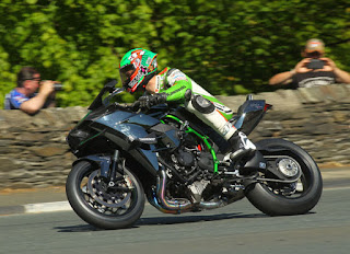 Kawasaki Ninja H2R Take On The Isle of Man TT Course