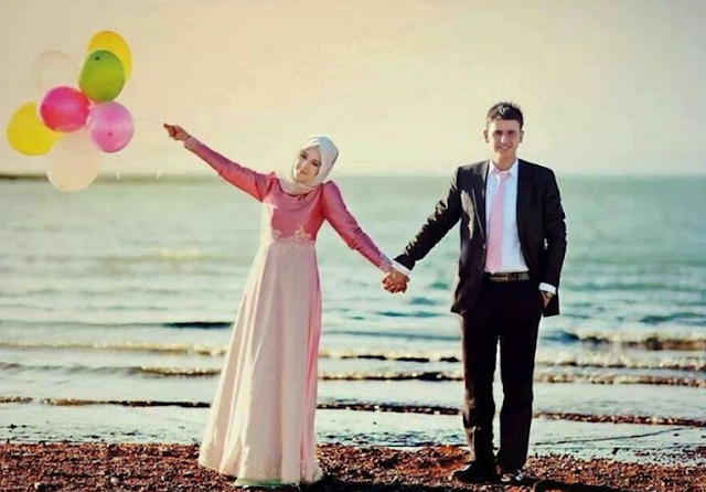 Bagaimana Hukum Membuat Foto Prewedding Menurut Islam?