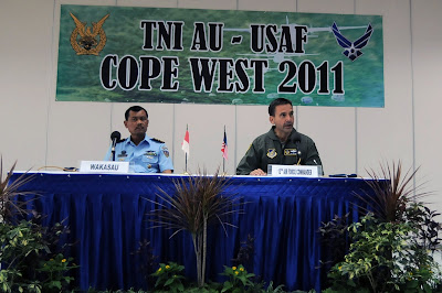 Foto Misi Pertama Latma Cope West 2011 Penerjunan 22 Prajurit TNI-AU