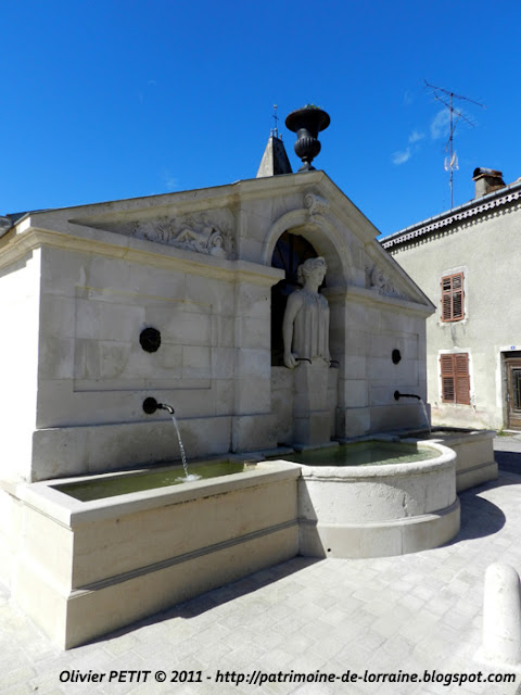 SAUVIGNY (55) - Le lavoir-fontaine