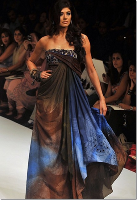 Pooja Batra lakme-fashion-19