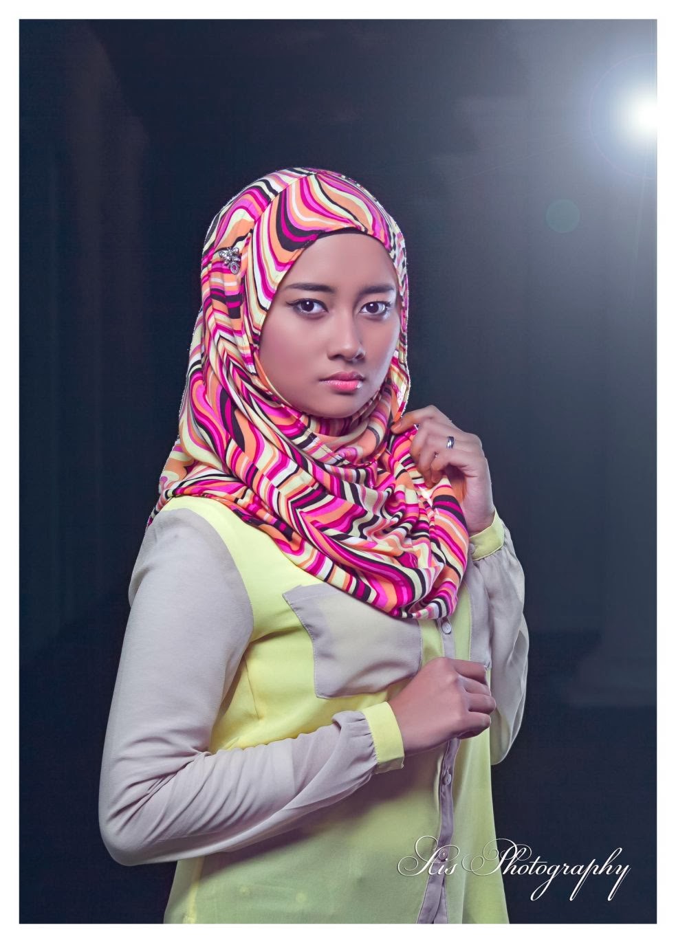 Foto Cewek Cewek Cantik Berhijab Dengan Cantik Dan Anggunnya