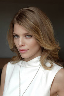 Celebrity AnnaLynne McCord Hairstyle Trends