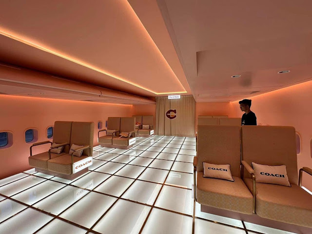 Butik Coach Airways Pertama Di Dunia Dalam Pesawat Boeing 747 Di Freeport A'Famosa Outlet,Melaka