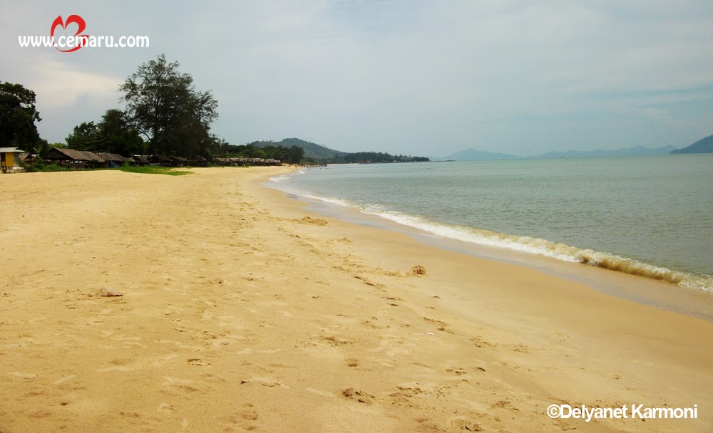 iPantaii Pasir Panjang Indah iSingkawangi