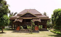 rumah adat di Indonesia