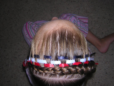 cute hairstyles Take the ends of the ribbons on both sides (and the end of